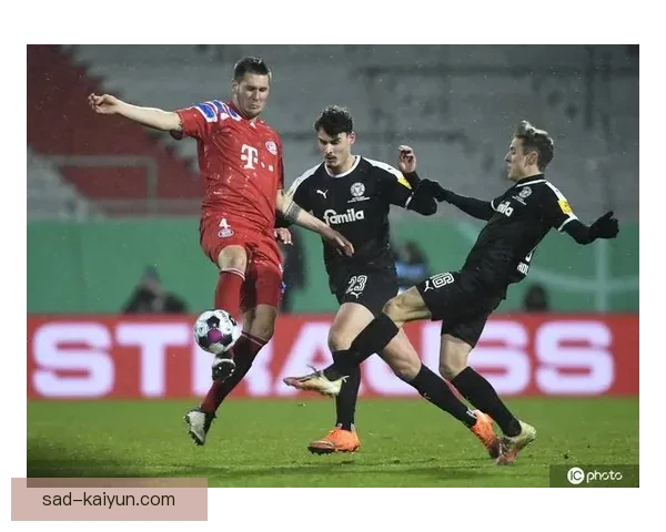 帕瓦尔闪耀边后卫位置，助力球队防守稳固，状态回暖。