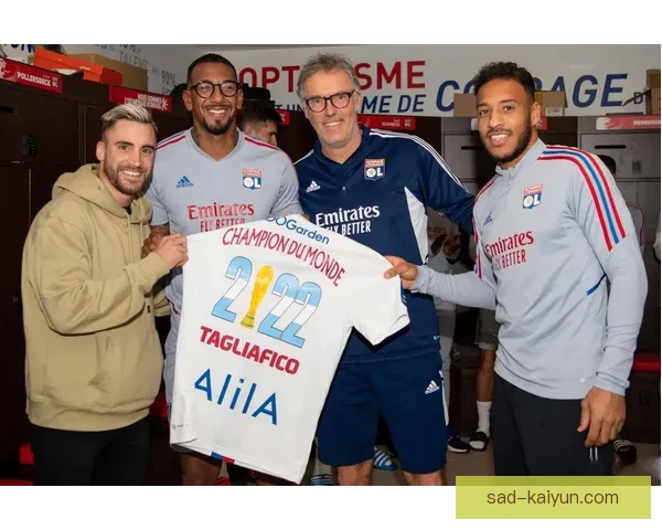 塔利亚菲科助力阿根廷国家队，持续展现顽强斗志与团队精神